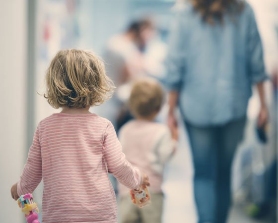 Infants acompanyants d'un adult a la Cl&iacute;nica Dental Ariadna Barrachina